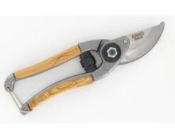 20 Cm Garden Shears - Olive Wood Covering Branches
